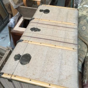 Baul De Madera y Tela (Todo Original)