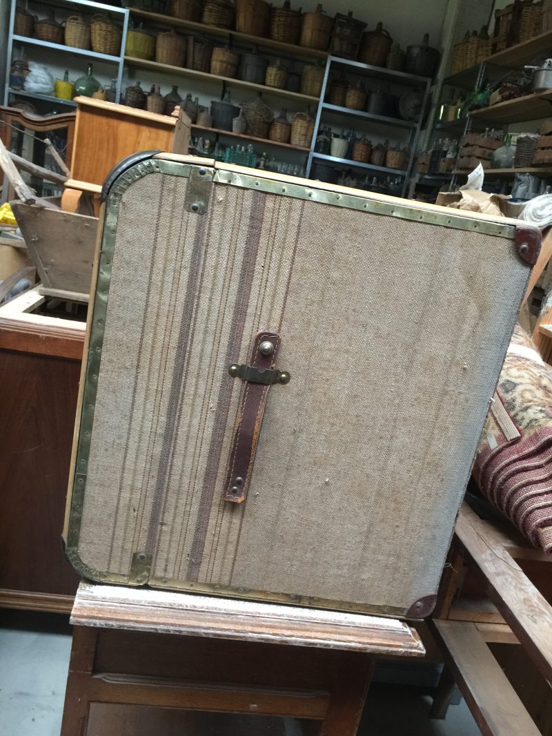 Baul De Madera y Tela (Todo Original) - Imagen 2