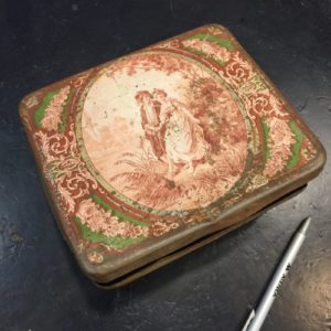 Caja Metal Muy Antigua