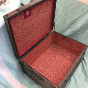 Caja Ejército Restaurada y Forrada