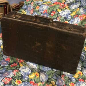 Maleta Antigua de Cartón