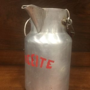 Aceitera Con Pico Ideal Para Jarra De Agua